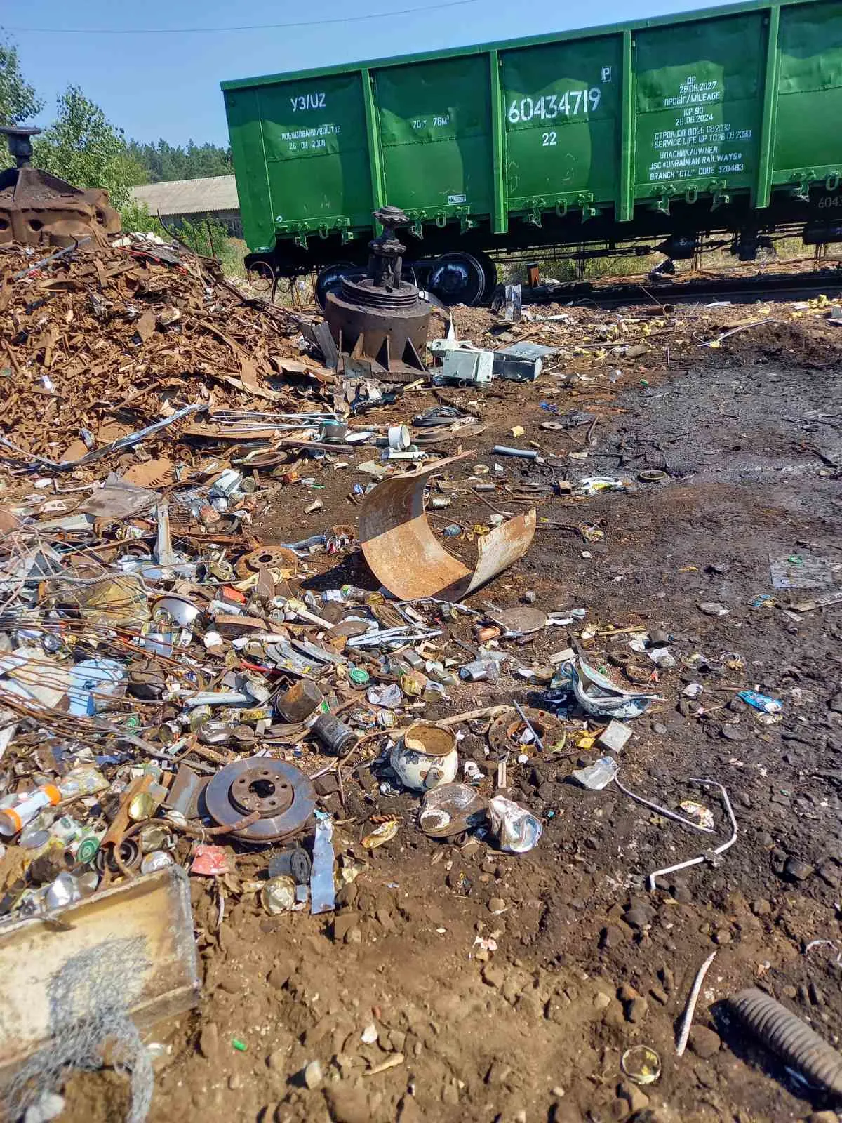 Демонтаж металевого складу в Києві – 8 тонн чорного металу